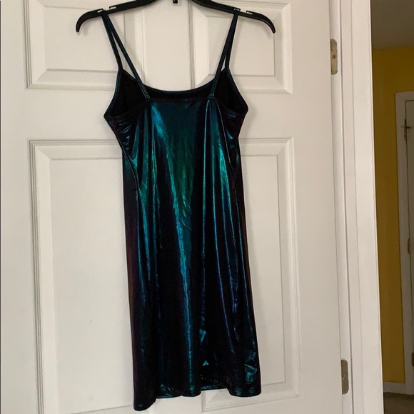 Dress - Picture 2 of 3